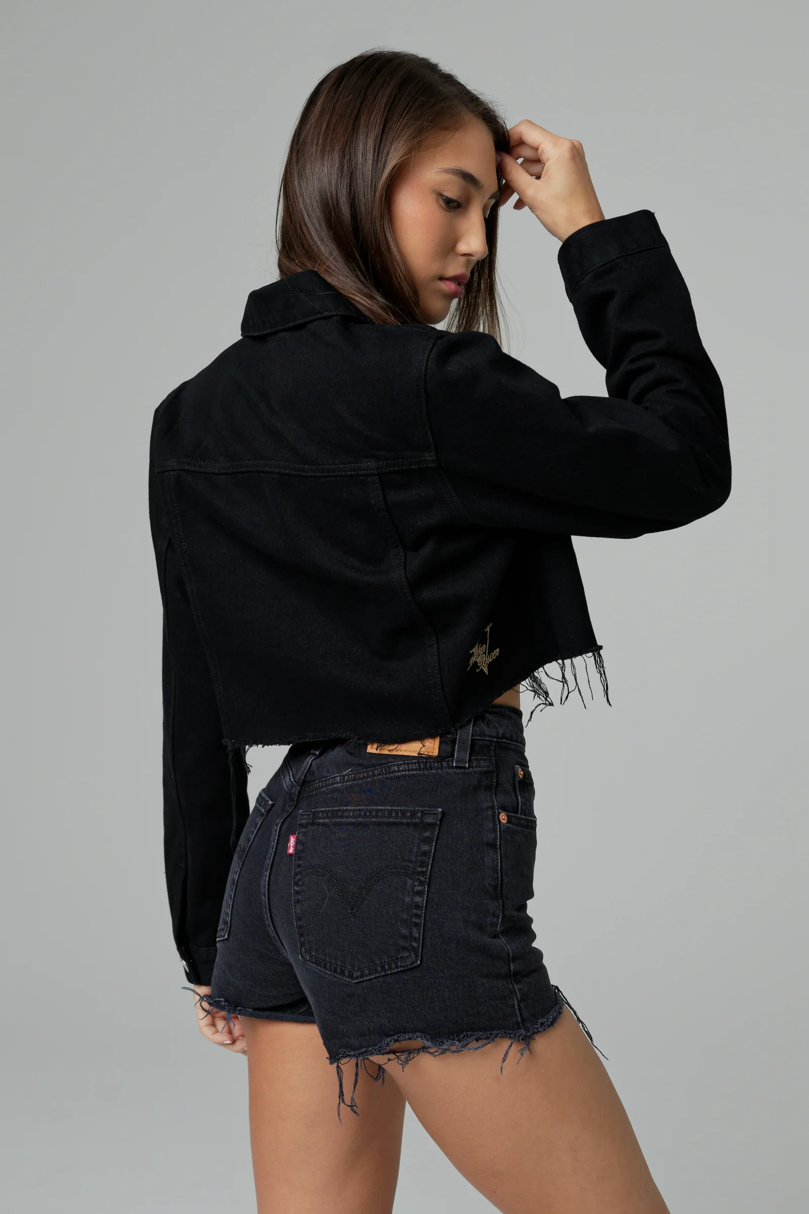 WOMEN'S CROPPED DENIM JACKET - BLACK - Image 3