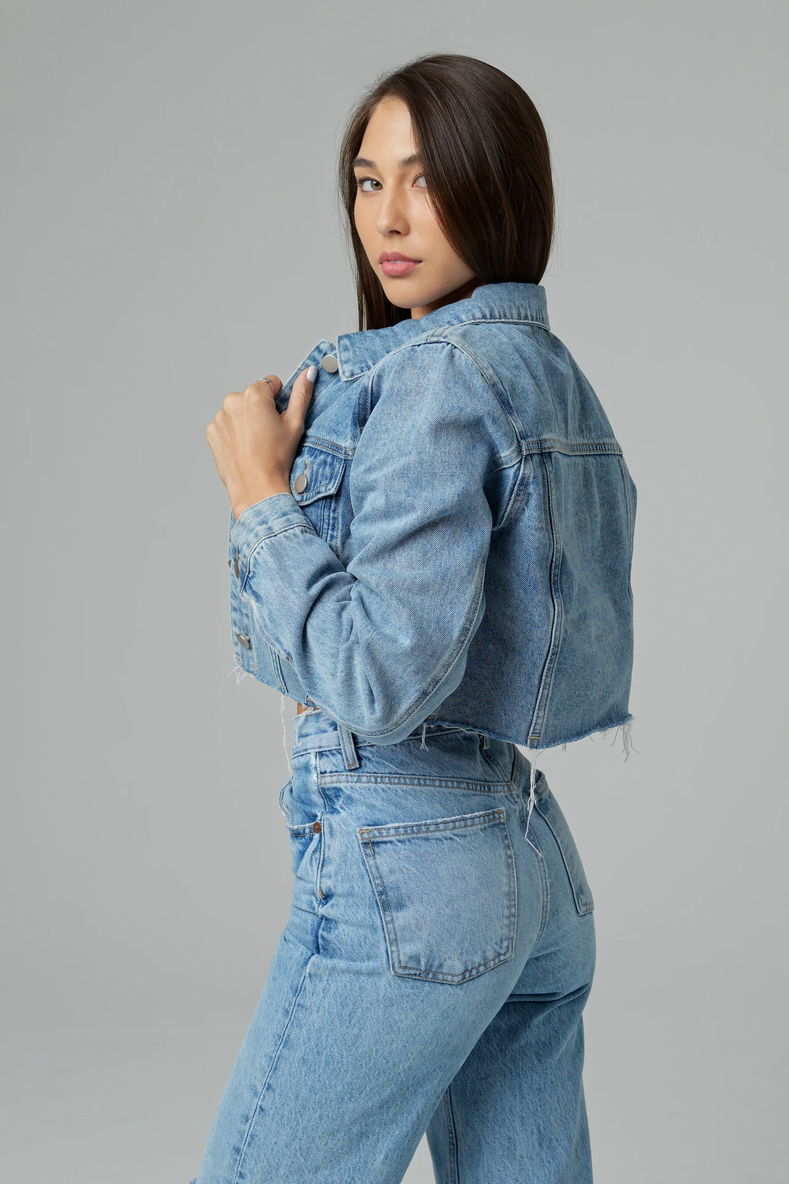 WOMEN'S CROPPED DENIM JACKET - DENIM - Image 3